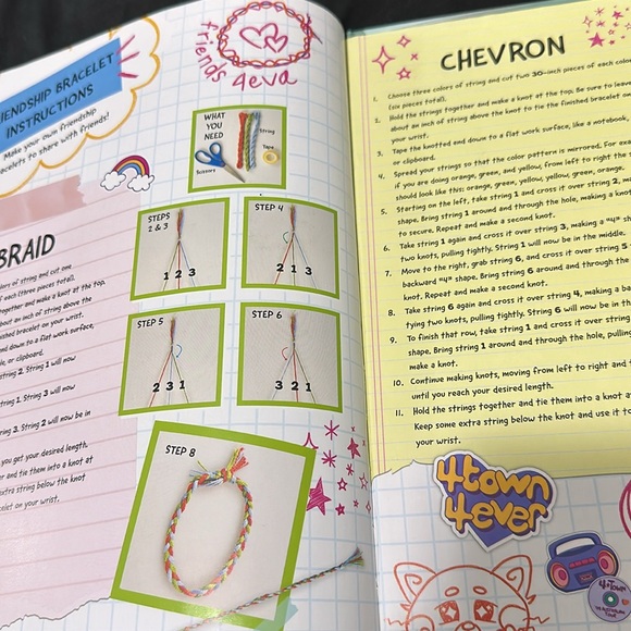 Disney Pixar Turning Red Panda Pals Storybook with 2 Friendship Bracelets - Picture 4 of 4